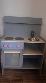Toy kitchen