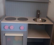 Toy kitchen