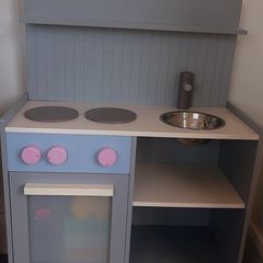 Toy kitchen