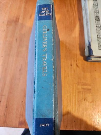 Gullivers Travels Vintage 1940s Beautiful Illustrated Hardback In Good Condition.  See Photos For Same.