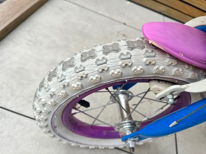 Frozen kids bike