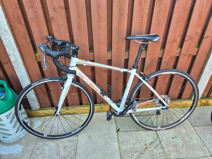 Racing bike. Suitable 12yrs plus