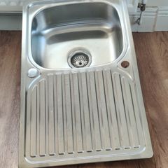 Virtually New Stainless Steel Single Bowl Kitchen Sink with Drainer
