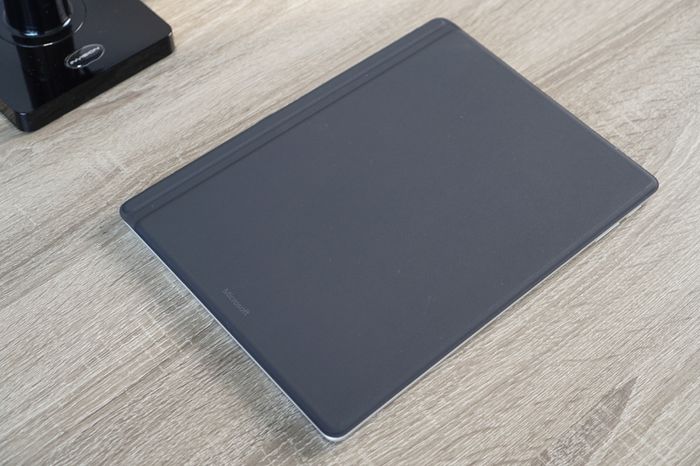 Surface Pro 9 | i5-1245U vPro | 120Hz PixelSense | Like New