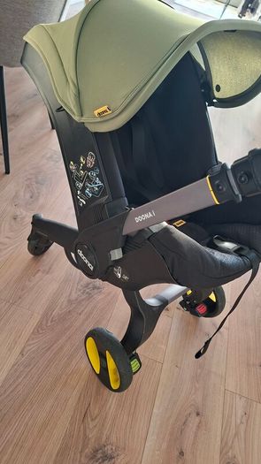 Doona carseat and Isofix Base