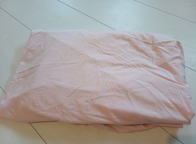 Fitted bed sheet
