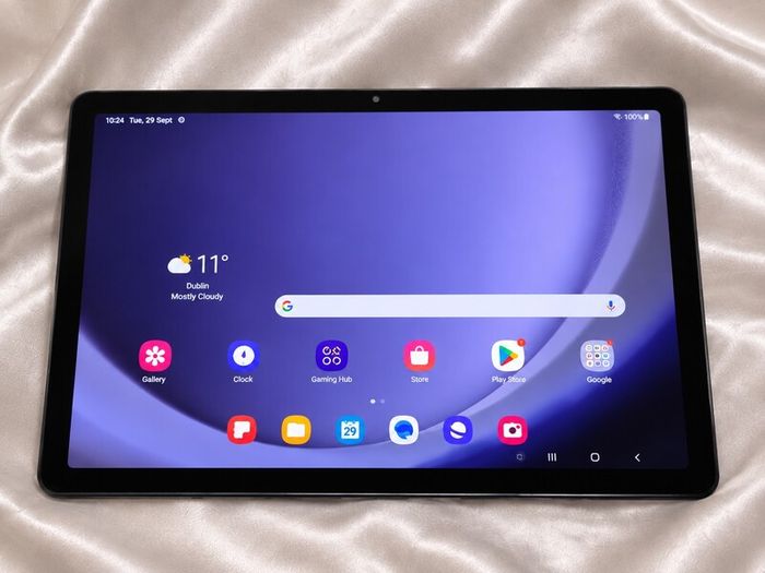 Samsung Galaxy Tab A9+ (Plus 11 inch) 5G 128GB / 8GB RAM Cellular + Bumper Case