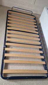 Flat fold-down rollaway bed