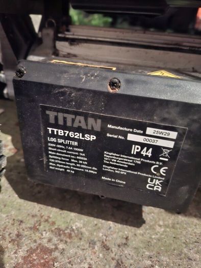 Log splitter Titan ttb762lsp