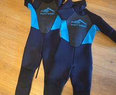 Portwest wetsuits age 8/9  X 2