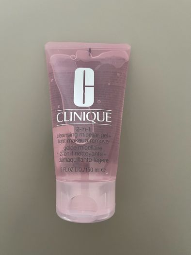 Clinique 2 in 1 cleansing gel with head band