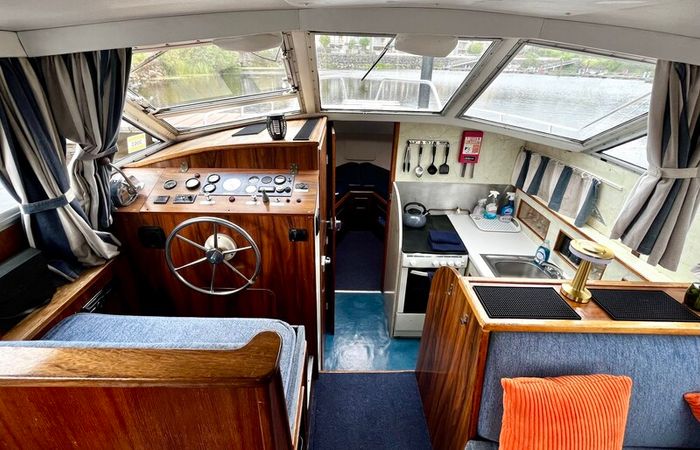 Aquafibre 32 Motor Cruiser
