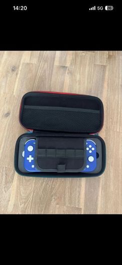 Nintendo Switch Lite + Zelda: Breath of The Wild + Case
