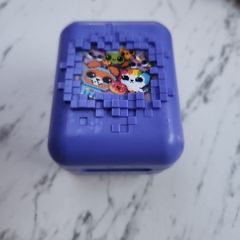 BITZEE - batteries not included but working. No instructions, available online!