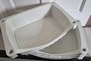 Hard plastic baskets (4)