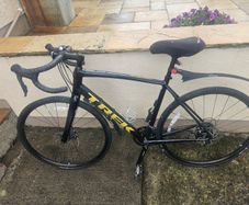 Trek Domane AL2 Disc 56cm Barely Used Accessories