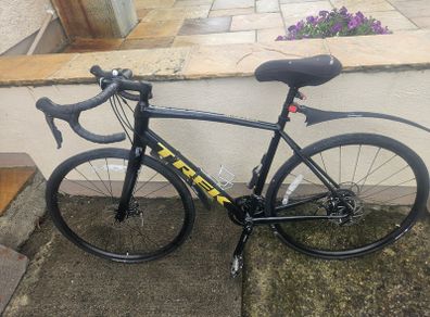 Trek Domane AL2 Disc 56cm Barely Used Accessories