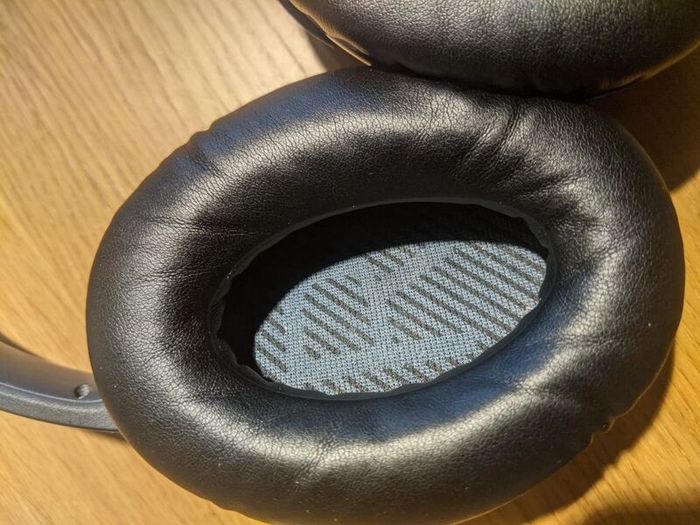 Bose SoundLink Around-Ear Wireless Headphones II Black
