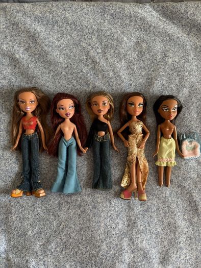 bratz dolls bundle