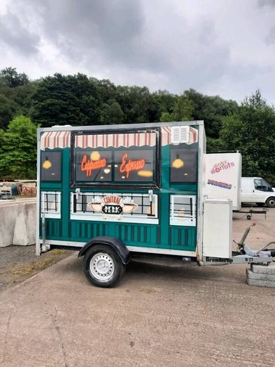 Mobile catering trailer