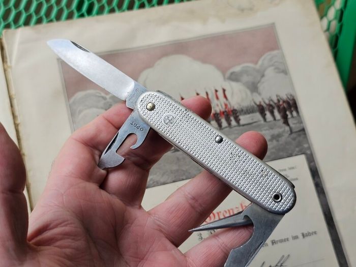 Vintage Wenger Alox Soldier Original Swiss Army Knife Issued year 1972 Discontinued Model Collectable