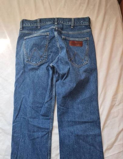 wrangler jacksville Size 30/32 zip fly in excellent condition