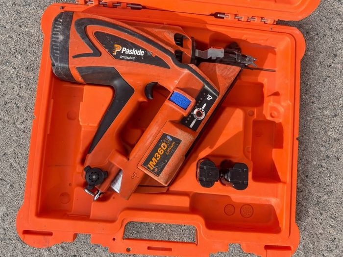 Paslode IM360Ci Lithium first fix gas framing nail gun.