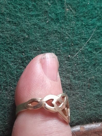 ladies 9ct gold ring