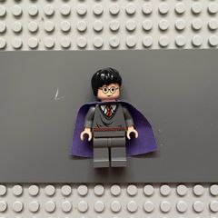 lego harry potter hp051 Harry Potter minifigure - Gryffindor Stripe Torso, Dark Bluish Gray Legs, Lilac Cape