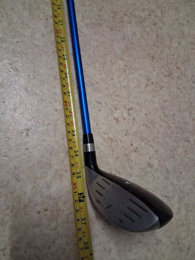 Golf clubs. Junior Set Of Left Handed MacGregor Golf Clubs For 9 To 12 Year Old. Collect In Dublin Or Receive Via Post.