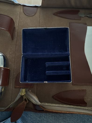 Men's vanity set