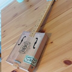 Cigar Box Guitar