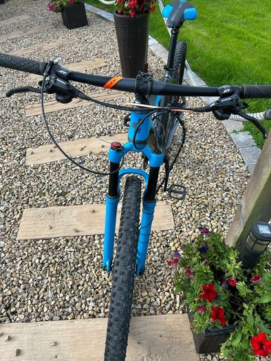 Cube carbon BIke