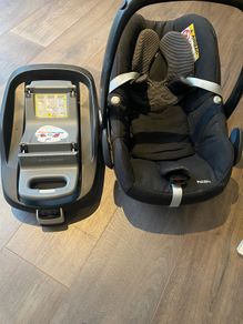 Maxi Cosi Seat and Base