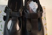 New school shoes size UK 2 (EU 35)