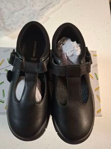 New school shoes size UK 2 (EU 35)