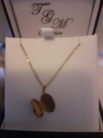 9 carat gold locket