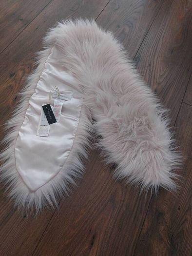 Faux fur collar- New with tags