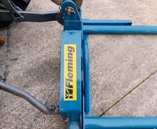 Fleming single bale lifter