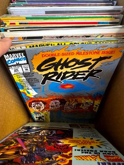 DC, Marvel Long Comic Box w 290 comics for Sale