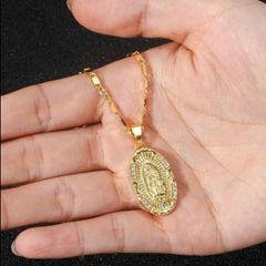 Gold Mary necklace Men's/Womems