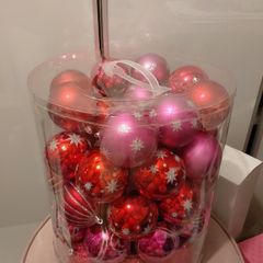 Pack of 70 timeless christmas baubles