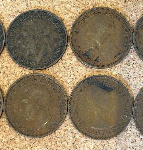 Old Great Britain Half Penny Coins (20)