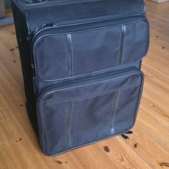 Compact laptop travel suitcase