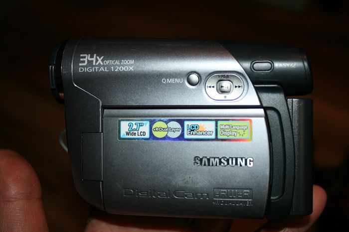 Samsung DVD Camera Recorder VP-DC172W