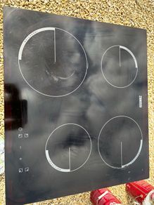 Free induction hob