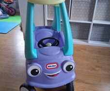 Bluey ride on car