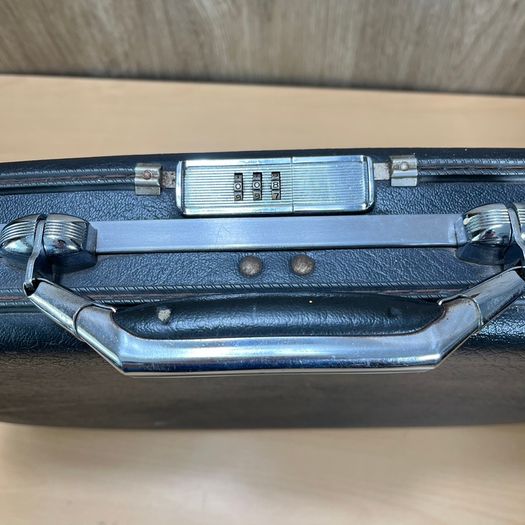 Vintage American Tourister Black Hard Shell Escort Slim Briefcase - No Code