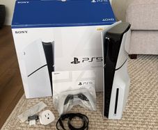 PlayStation 5 Slim 1TB Disc Edition Excellent Condition