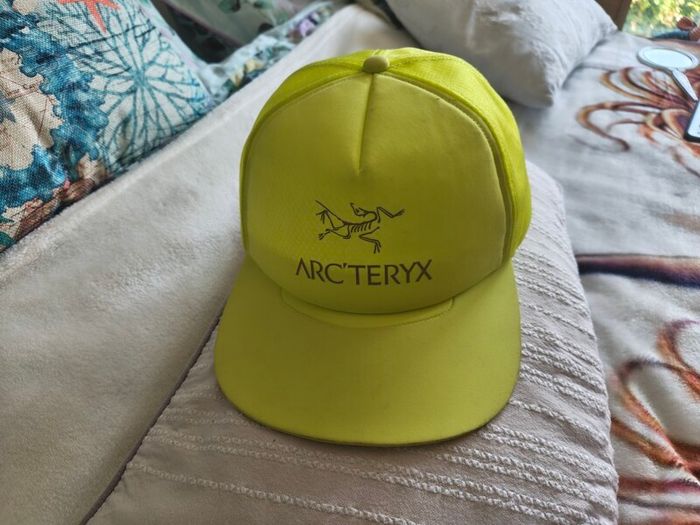 Arc'terix hat